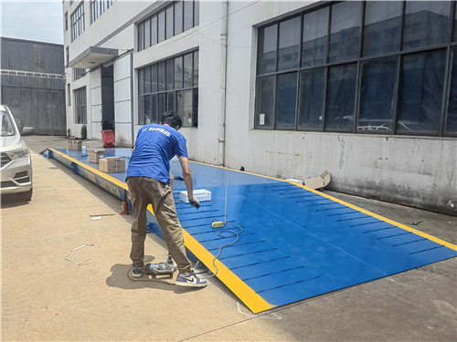 自帶斜坡地磅 方便，快捷，高效，精準。